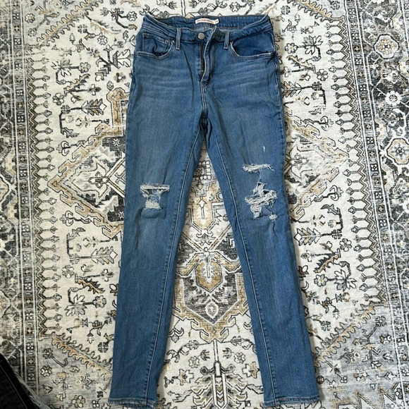 Levi jeans. 721 High rise skinny distressed sz 28 - Picture 1 of 3